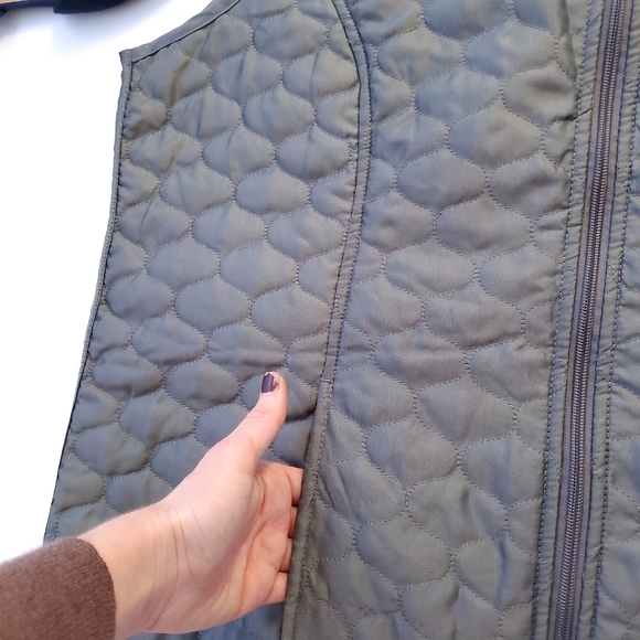 Gray reversible quilted vest - Picture 7 of 8